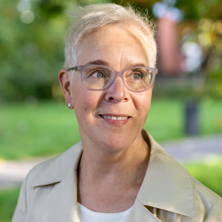 Dr. Susanne Buck